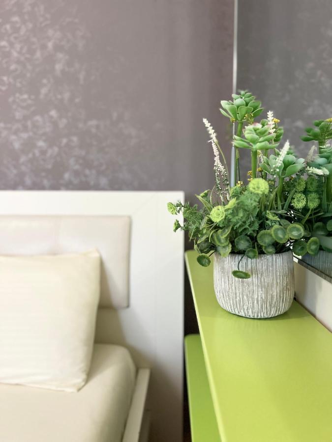 Sunkissed Centre Apartment Влёра Экстерьер фото