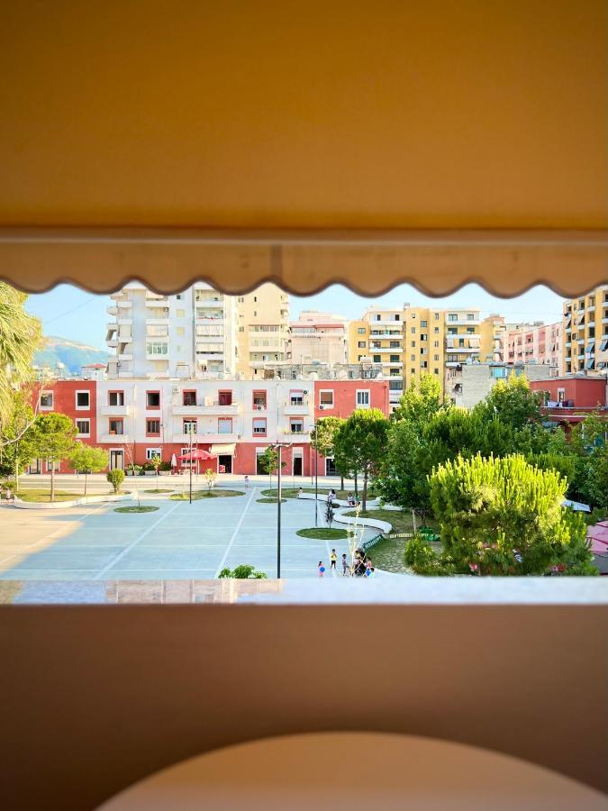 Sunkissed Centre Apartment Влёра Экстерьер фото