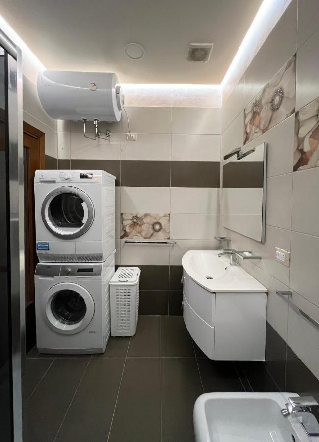 Sunkissed Centre Apartment Влёра Экстерьер фото